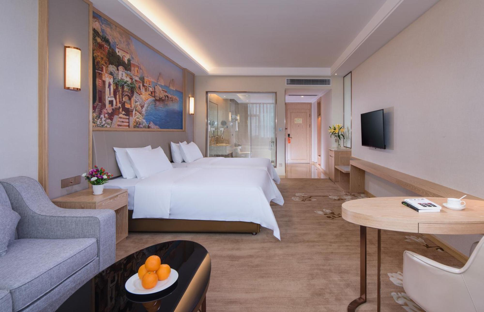 Vienna International Hotel Lianjiang  Exterior photo